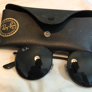 Round Black Raybans